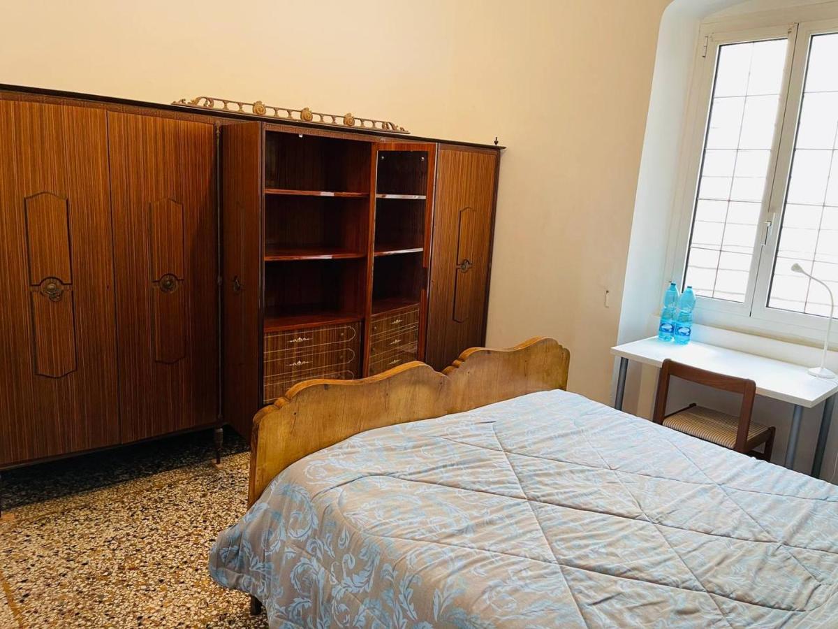 Bed and Breakfast Mh Genova Екстер'єр фото