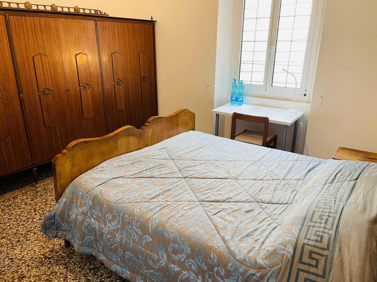 Bed and Breakfast Mh Genova Екстер'єр фото